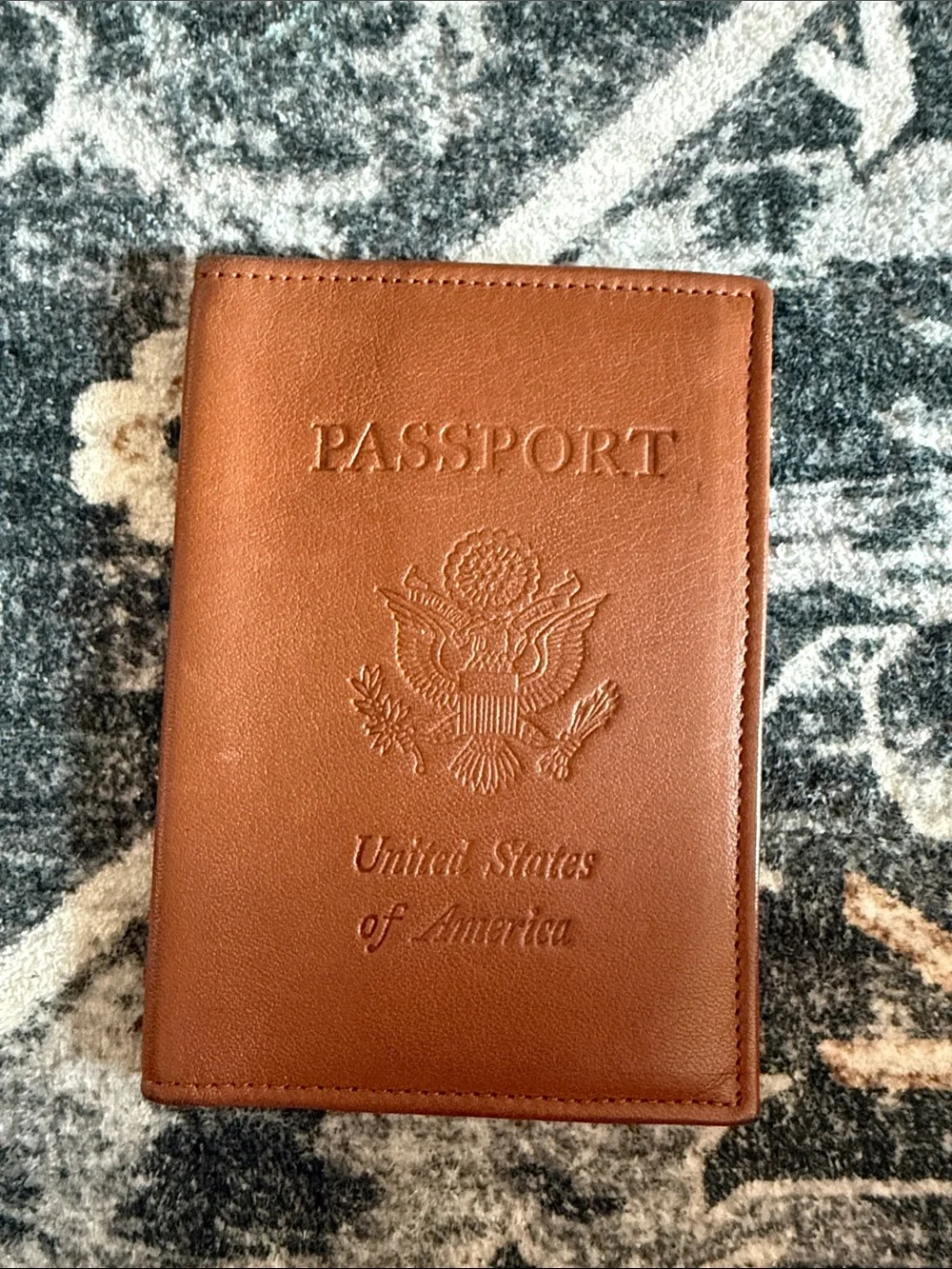 Vintage Leather Embossed USA 🇺🇸 Passport Cover - Brown